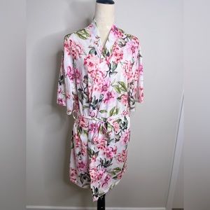 Show Me Your MuMu 🌟excellent condition🌟 floral robe with tie